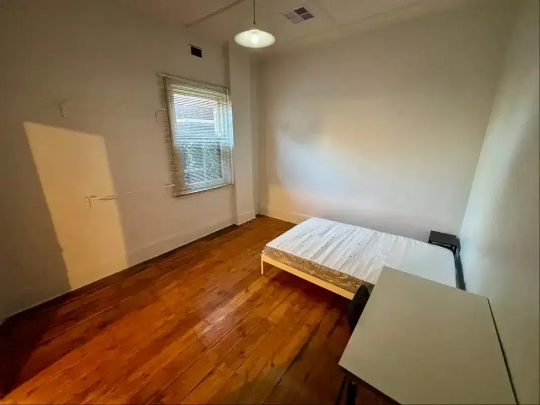 Room in a 4 Bedroom Apartment, 198 Mead St, Largs Bay, Australia SA 5016 – Room 3
