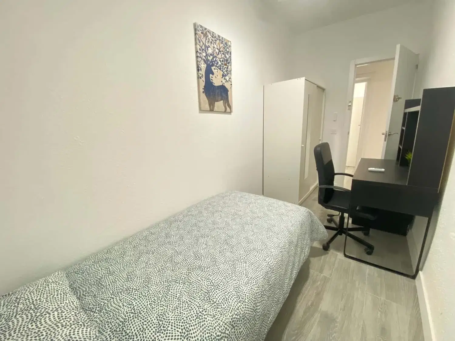 SPC 28021, Madrid – #155967: Room in a 4 Bedroom 1 Bathroom (Calle Del Oasis)