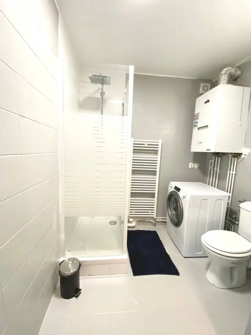Room in a 6 Bedroom Apartment, Clément Ader Street, Rosny-Sous-Bois, France (93110) – Amenities