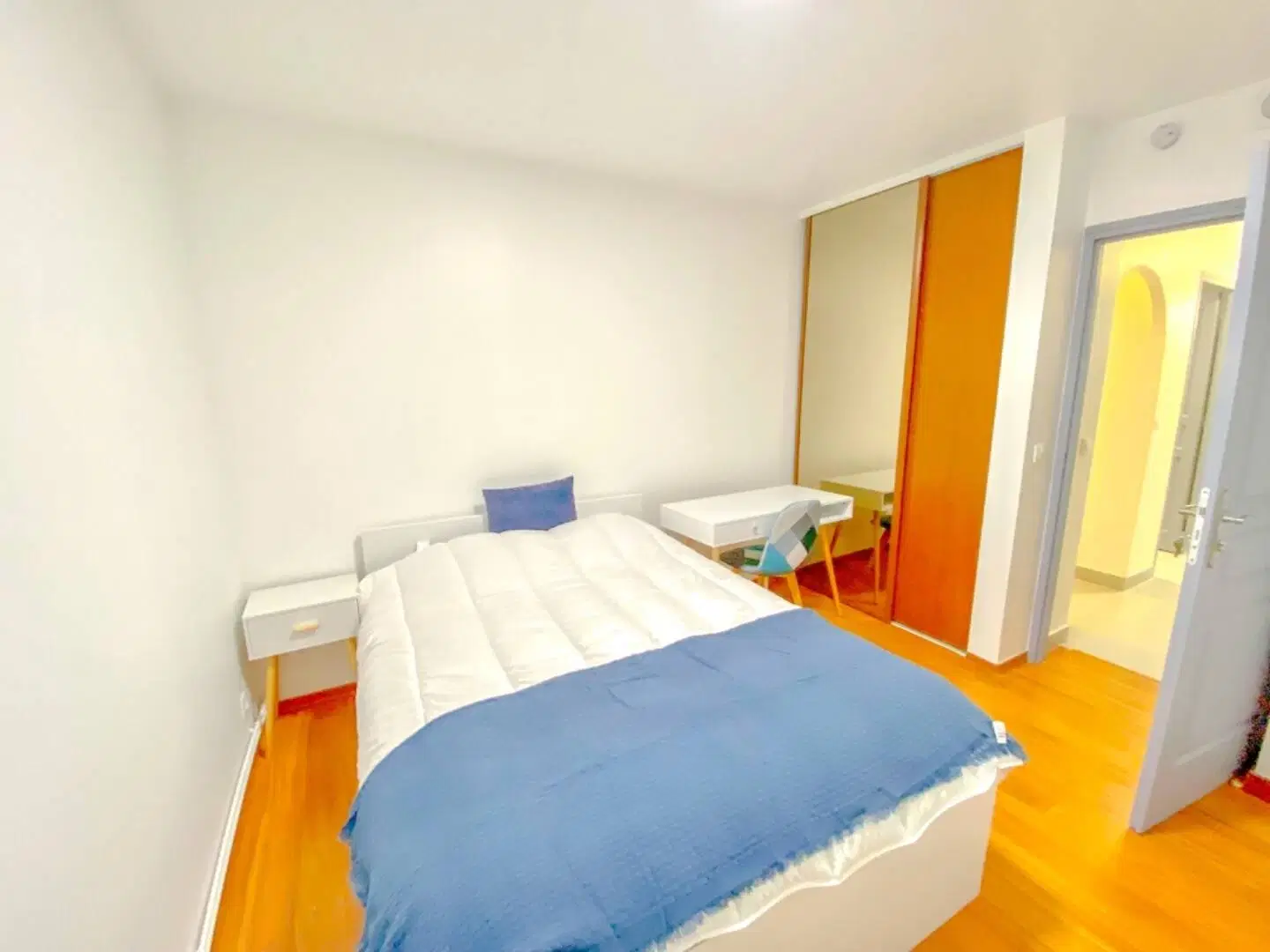 Room in a 6 Bedroom Apartment, Clément Ader Street, Rosny-Sous-Bois, France (93110)