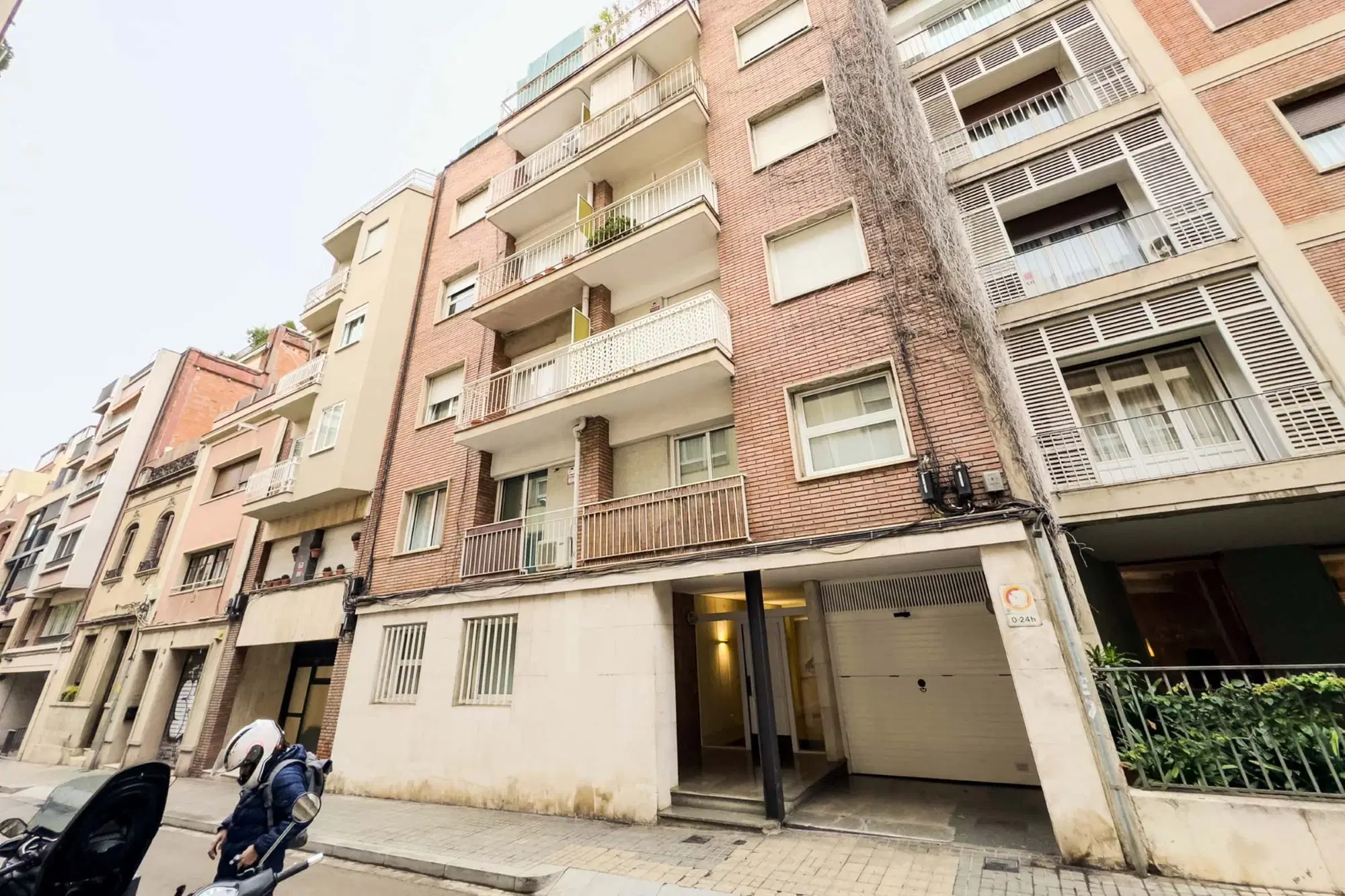 SPC 8023, Barcelona – Exterior