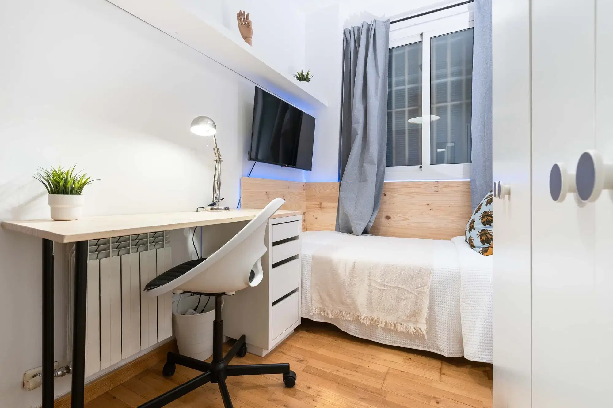 SPC 8023, Barcelona – #154032: Room in 5 Bedroom 2 Bathroom (Plaça de Lesseps)