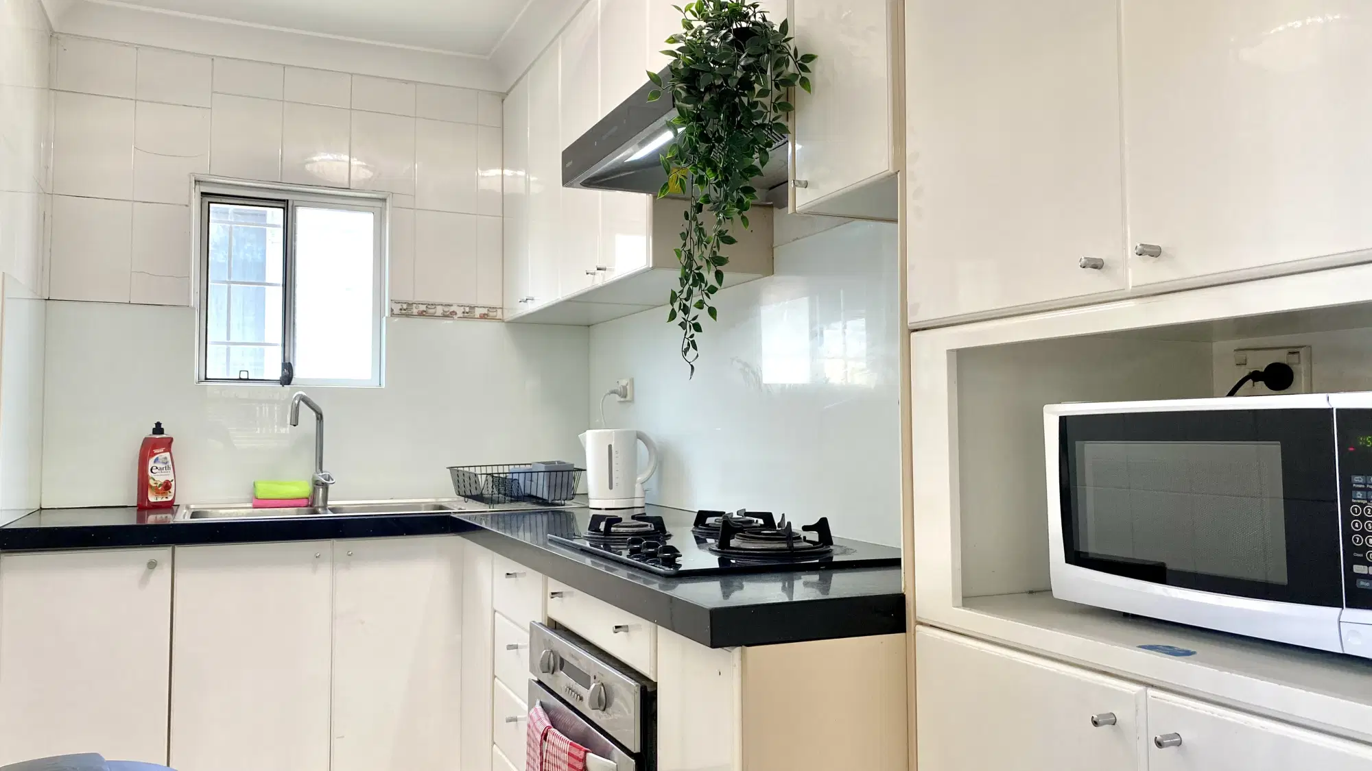 Room in a 5 Bedroom Apartment, Girraween St, Kingsgrove, Australia NSW 2208 – Kitchen