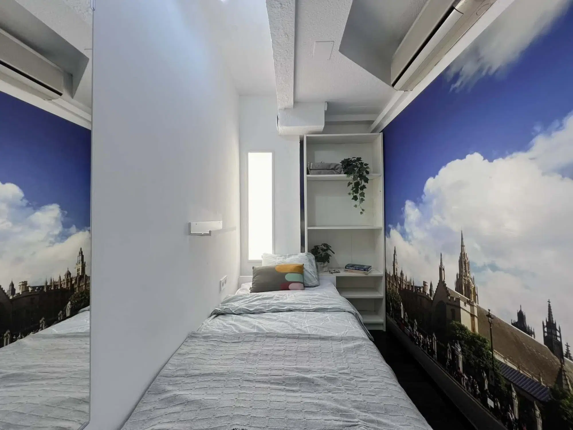 SPC 28027, Madrid – #105841: Room in 7 Bedroom 1 Bathroom (Calle De Federico Gutiérrez)