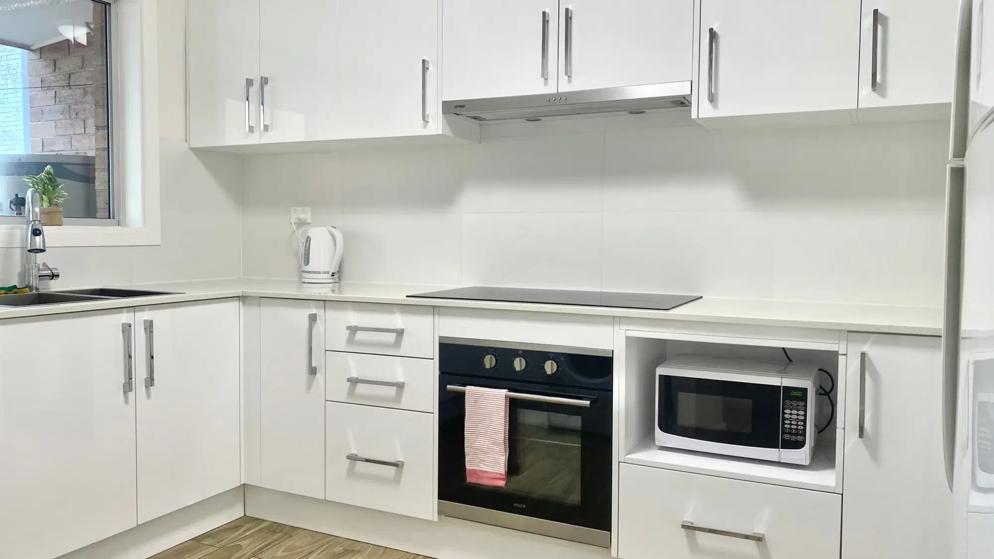 Room in a 5 Bedroom Apartment, Anzac Parade, Kingsford, Australia NSW 2032 – Kitchen