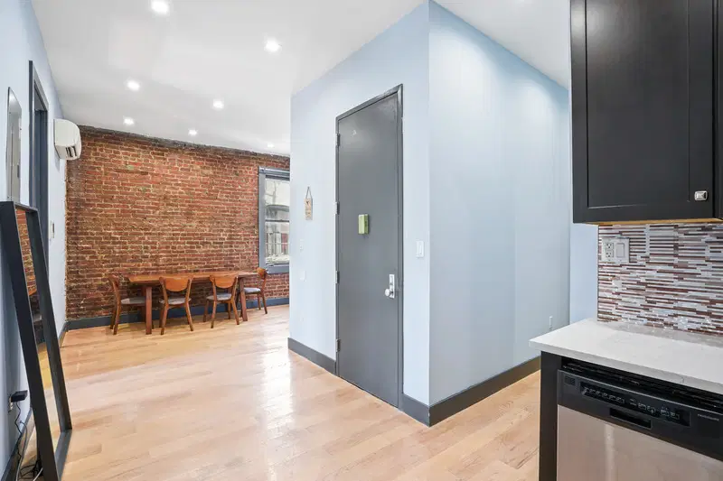 New York Friends Home, New York – Room