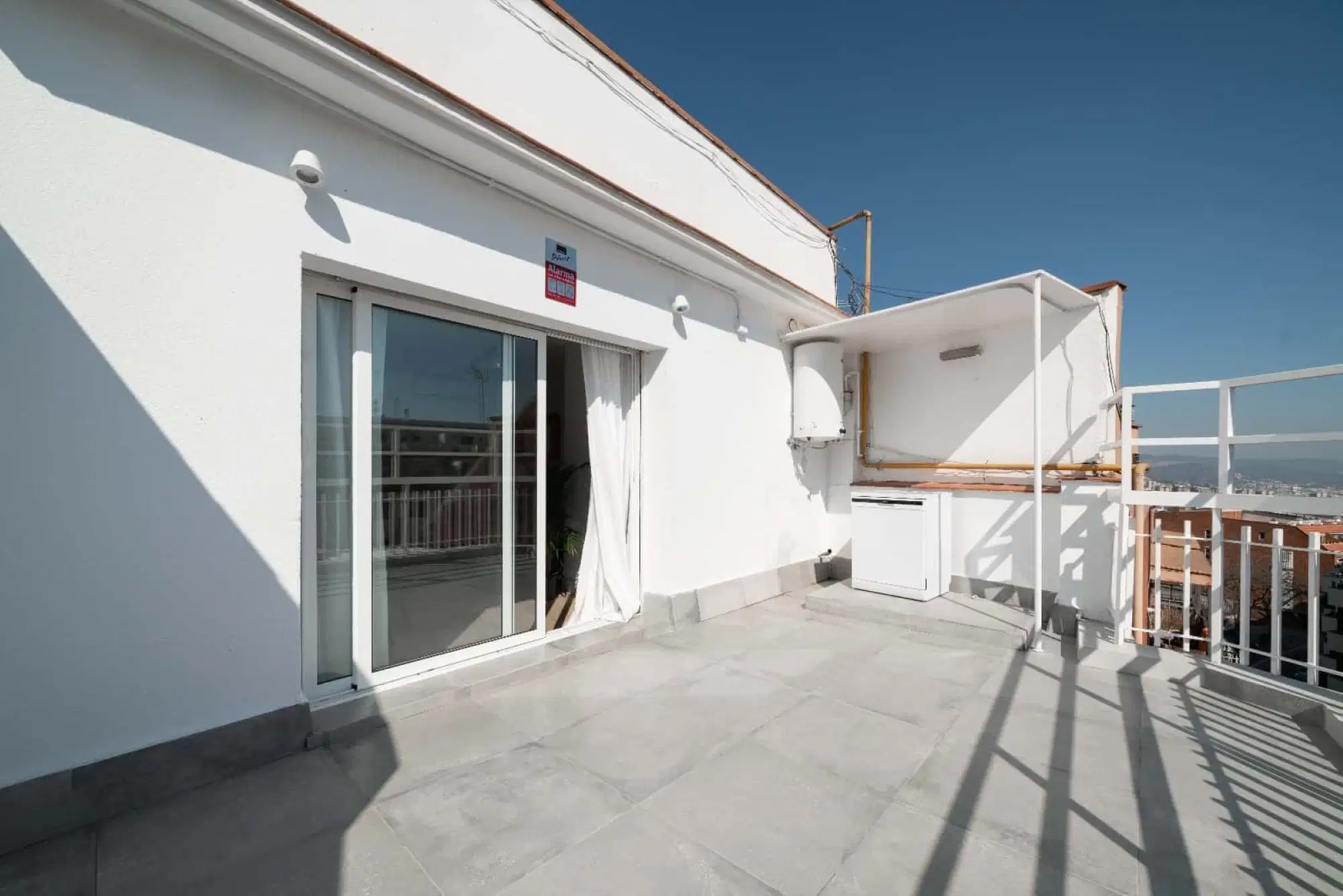 SPC 8032, Barcelona – Exterior
