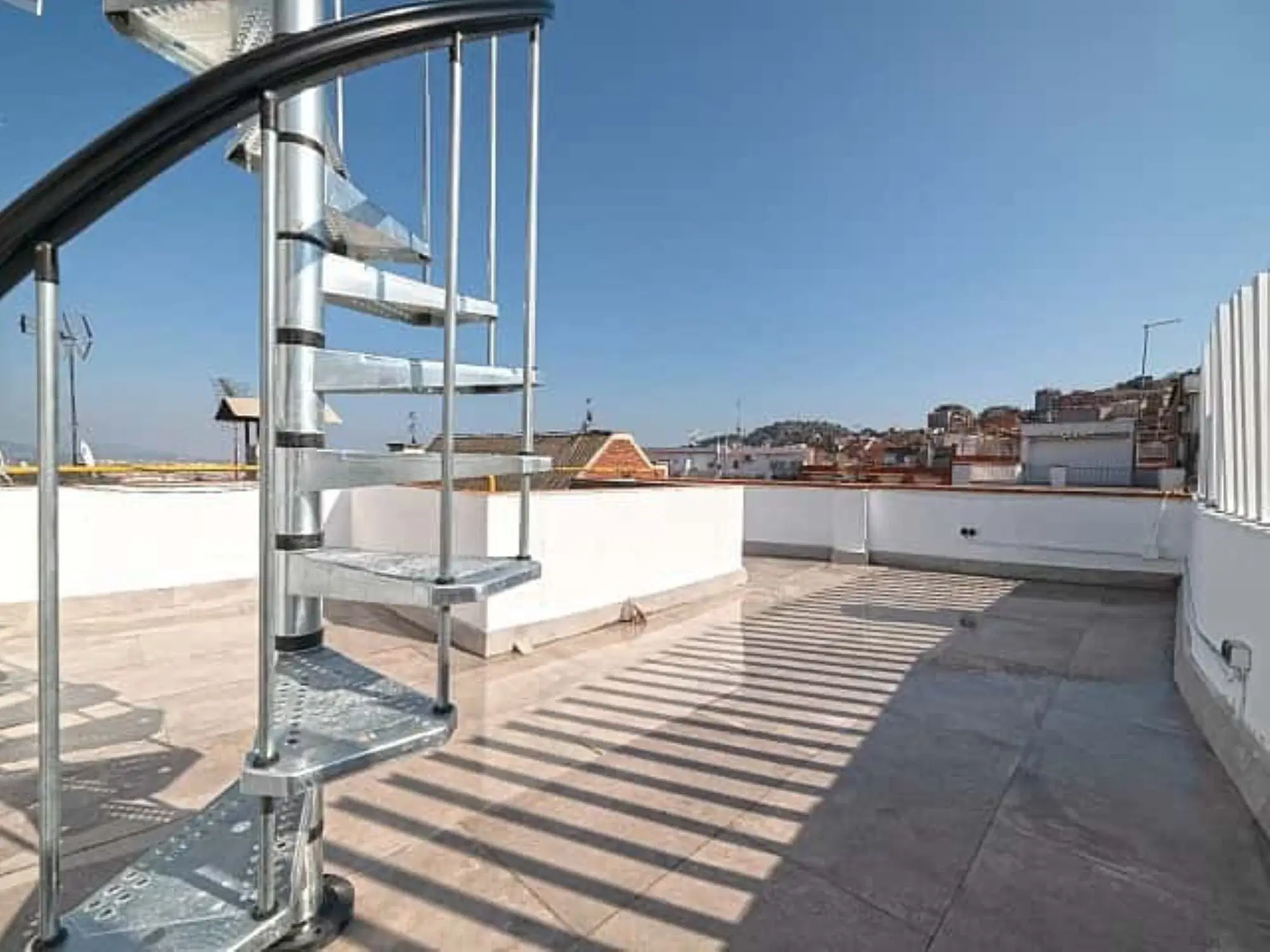 SPC 8032, Barcelona – Exterior