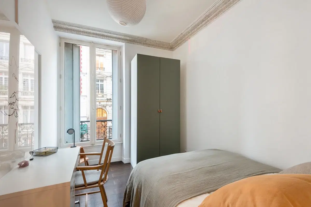 A-CLV 75007, Paris – Wagram Room 4