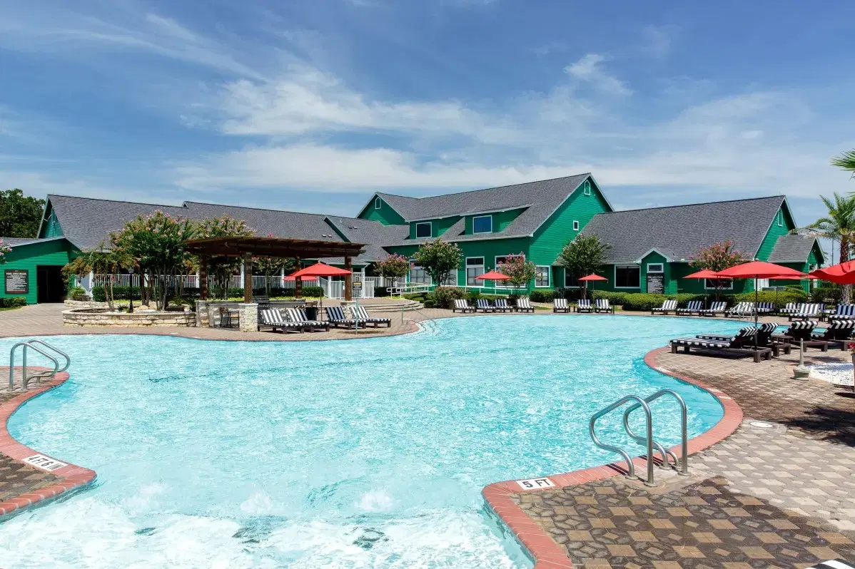 The London, College Station – Amenities
