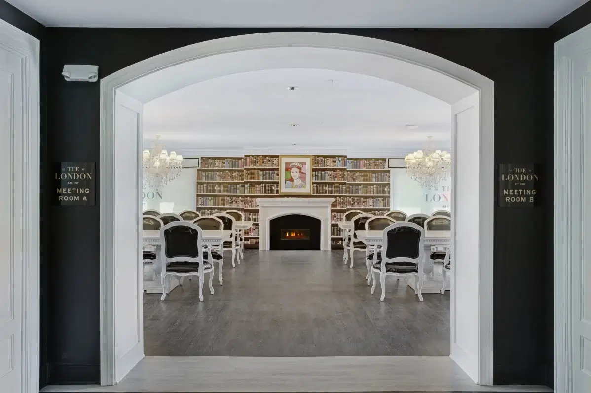 The London, College Station – Common Area