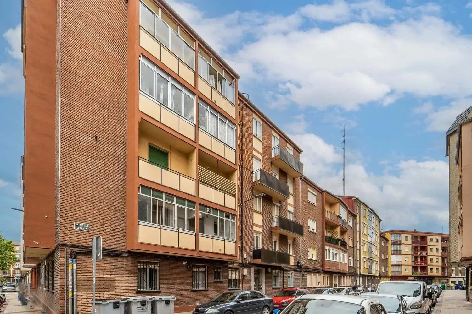 SPC 47005, Valladolid – Exterior