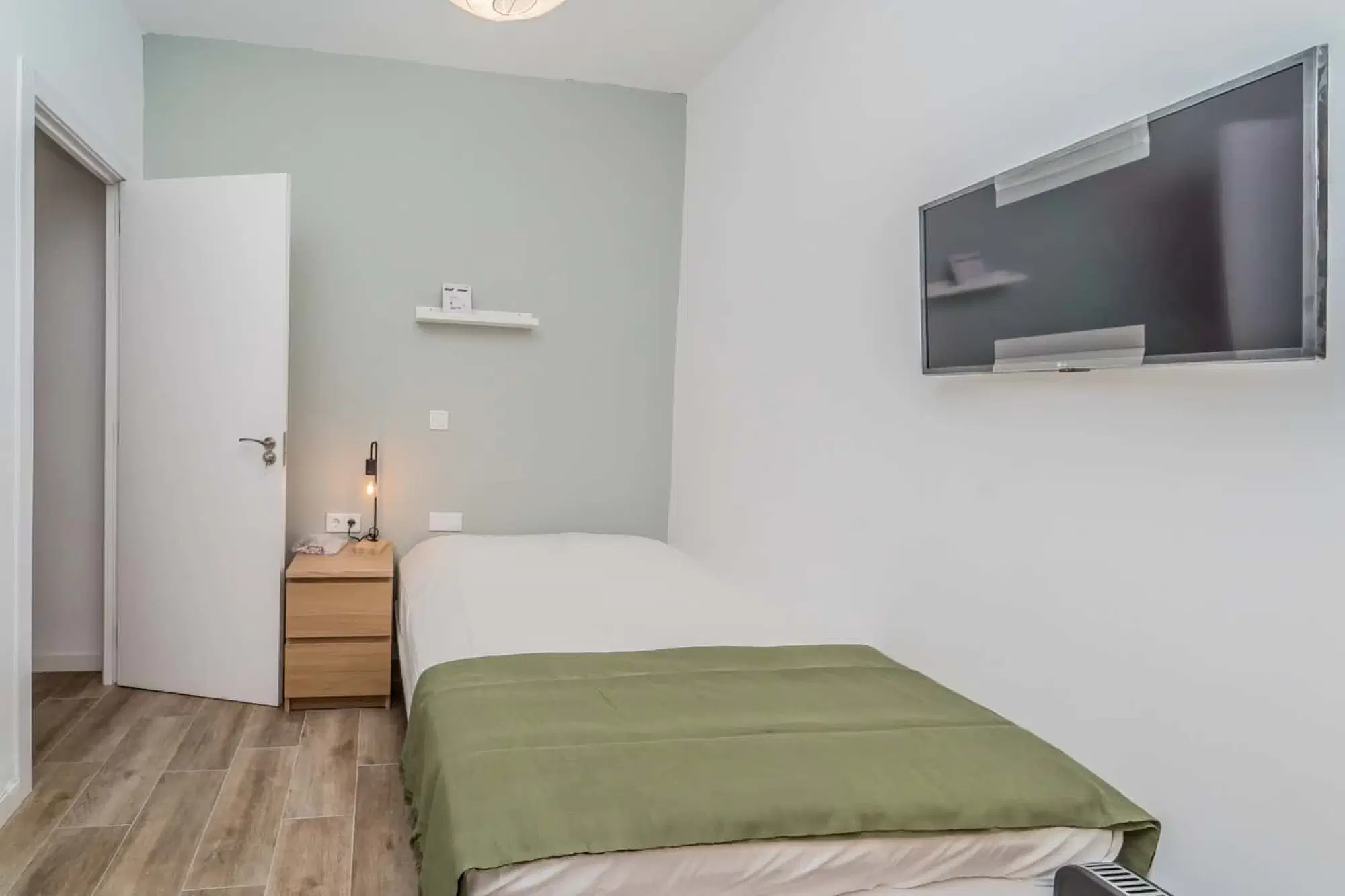 SPC 47011, Valladolid – #177955: Room in 4 Bedroom 2 Bathroom (Calle De La Democracia)