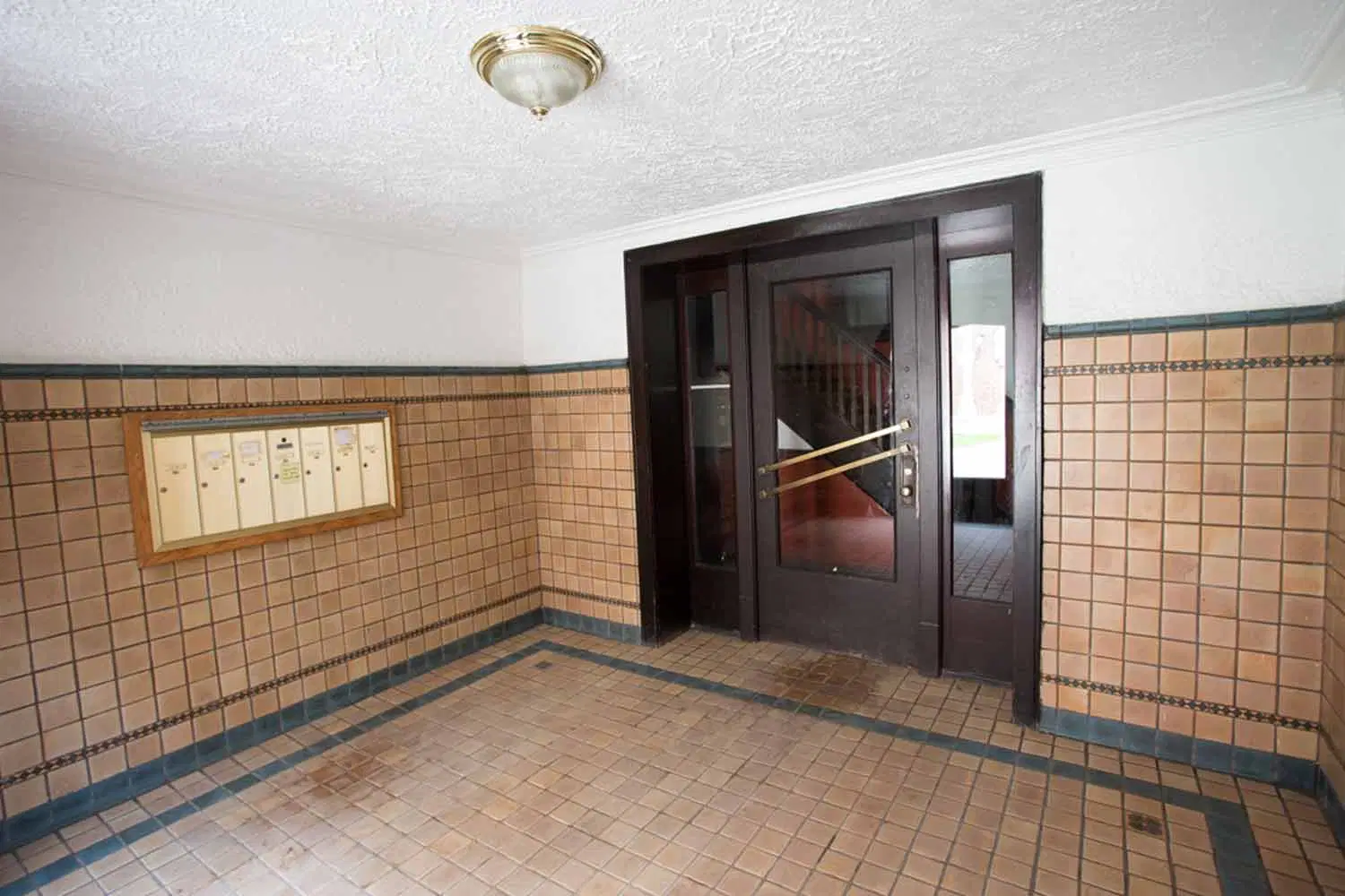 5034-5046 S. Woodlawn Avenue, Chicago – Common Area