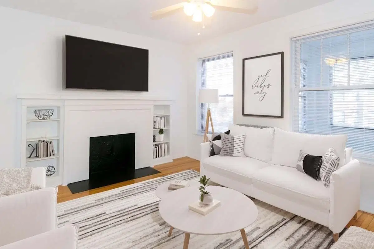 5416 S. Woodlawn Avenue, Chicago – Common Area