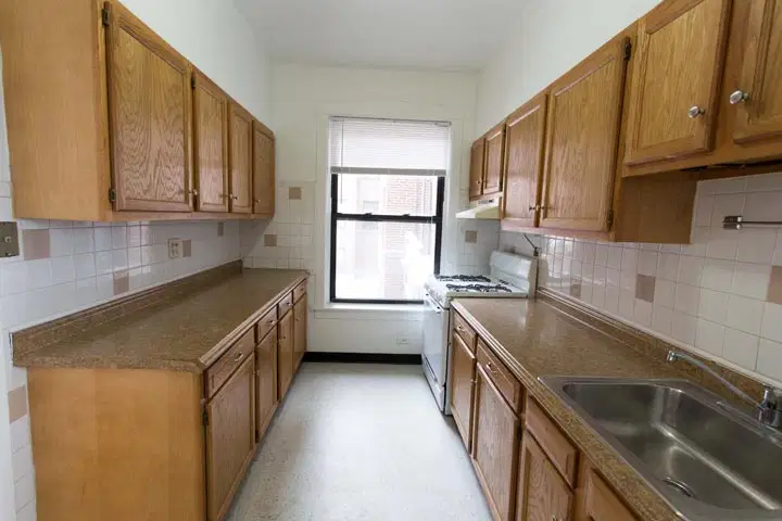 5416 S. Woodlawn Avenue, Chicago – 2 Bed 1 Bath