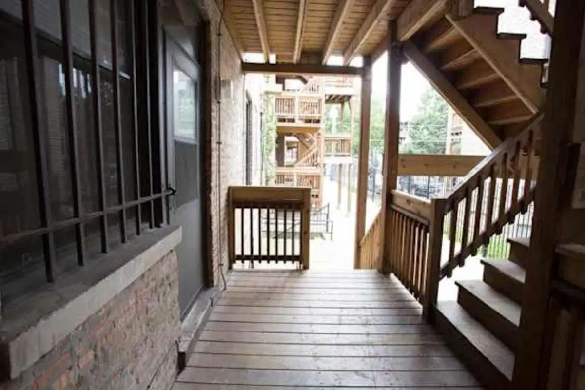 5416 S. Woodlawn Avenue, Chicago – 1 Bed 1 Bath