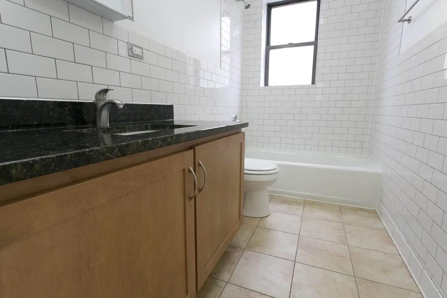 5401-5405 S. Drexel Boulevard, Chicago – Bathroom