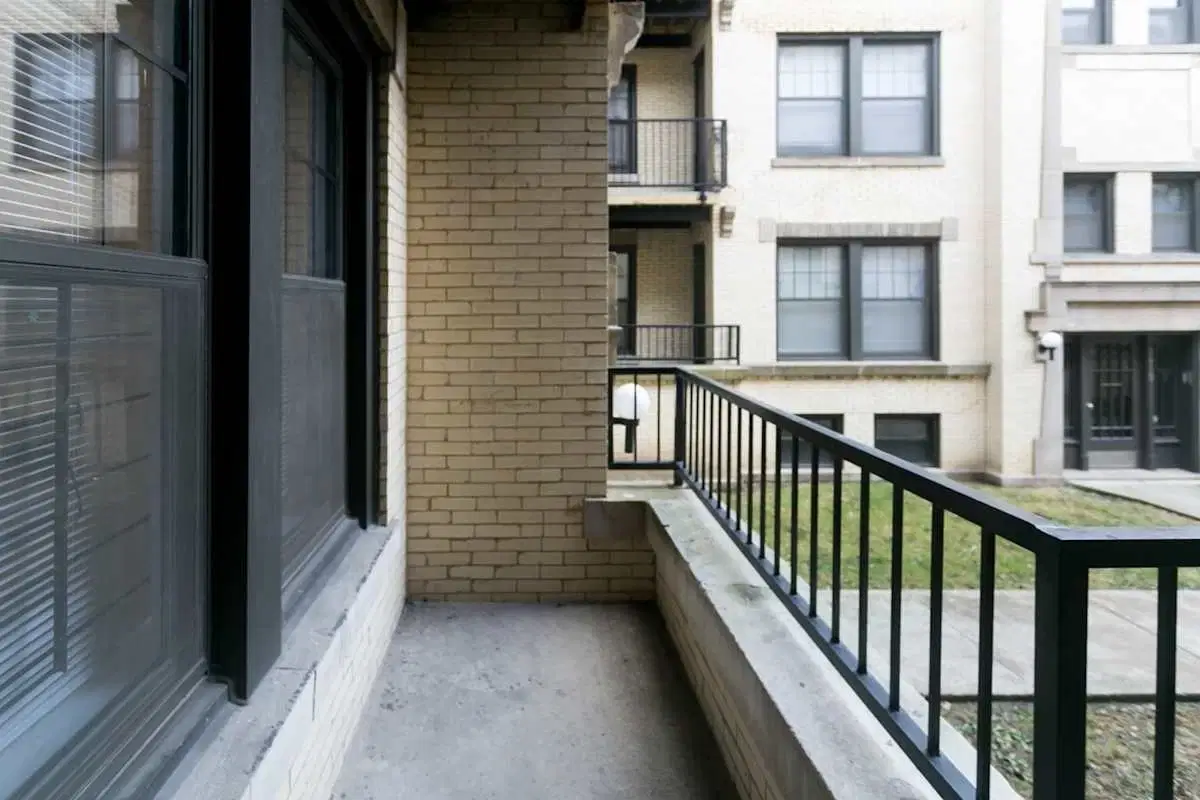 5411-5421 S. Ellis Avenue, Chicago – Exterior