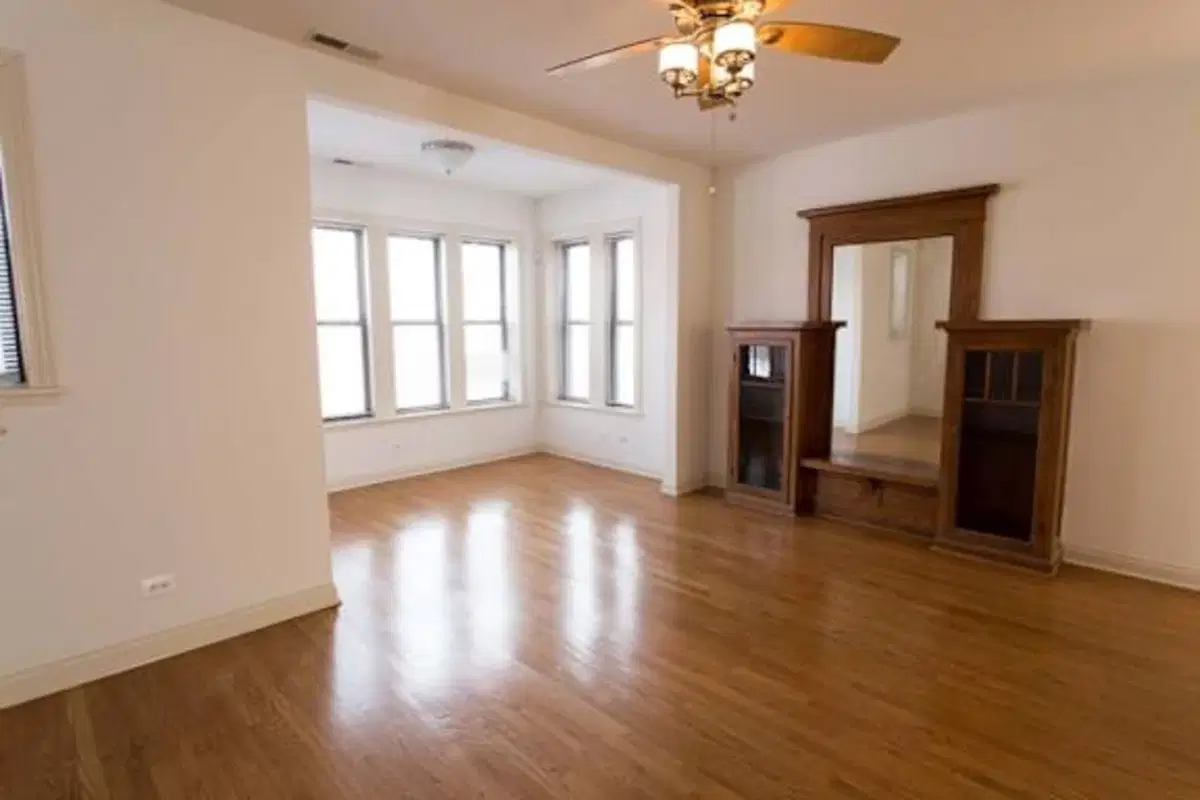 5401-5409 S. Cottage Grove Avenue, Chicago – 2 Bed 1 Bath
