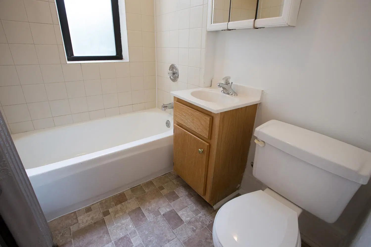 5411-5421 S. Ellis Avenue, Chicago – 3 Bed 1 Bath