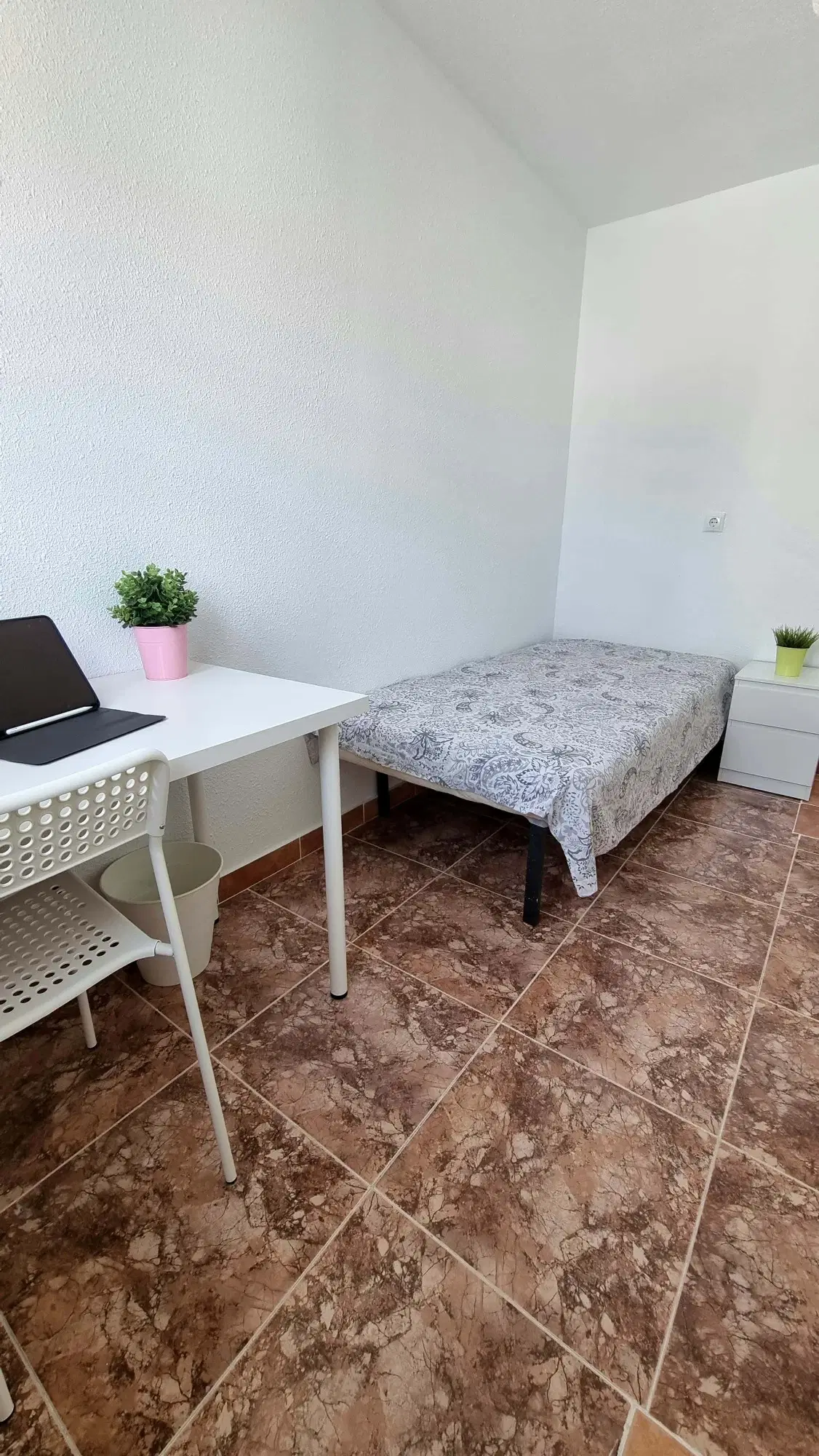 SPC 30203, Cartagena – #161680: Room in 6 Bedroom 2 Bathroom (Calle Lope De Rueda)