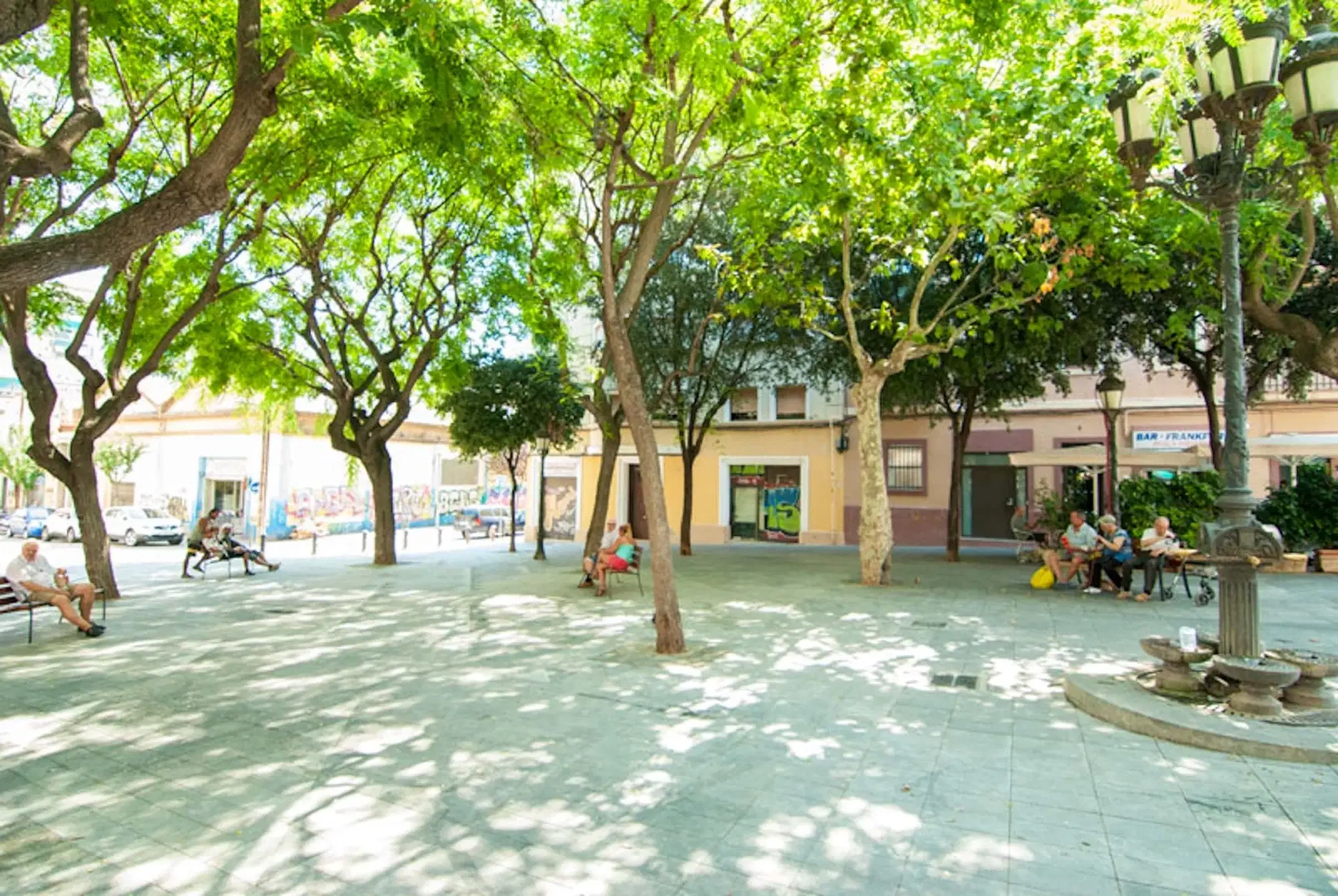 SPC 8903, L'Hospitalet de Llobregat – Exterior