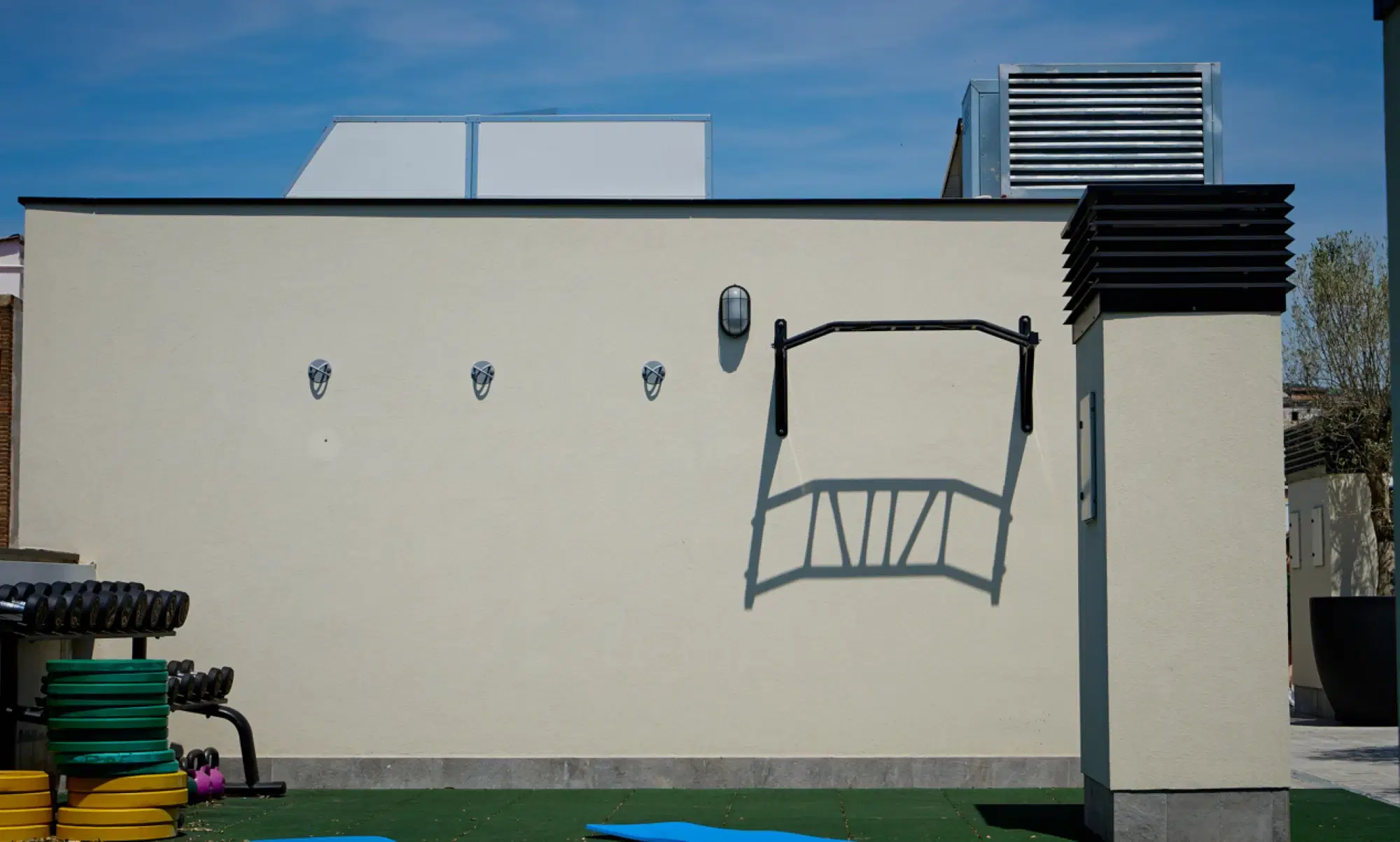 SPC 8903, L'Hospitalet de Llobregat – Exterior