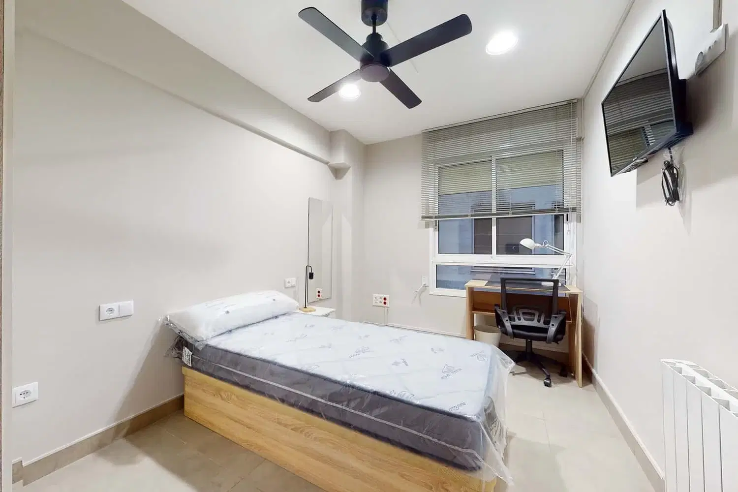 SPC 12001, Castellón de la Plana – #108006: Room in 6 Bedroom 3 Bathroom (Carrer D'enmig)