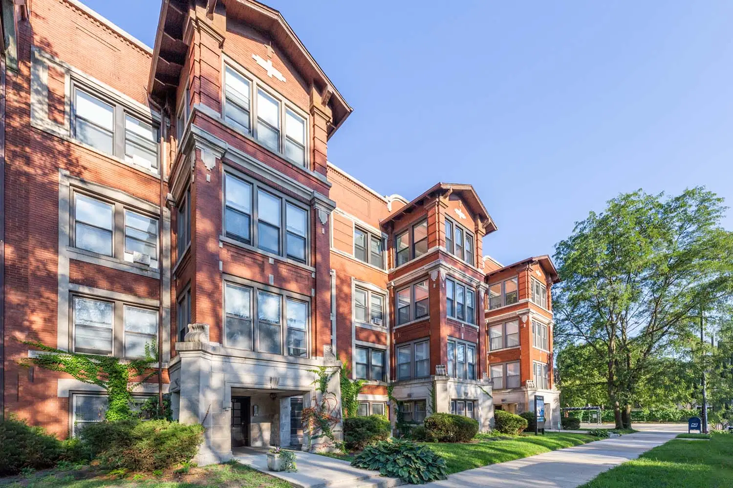 5049 S. Drexel Boulevard, Chicago – Exterior