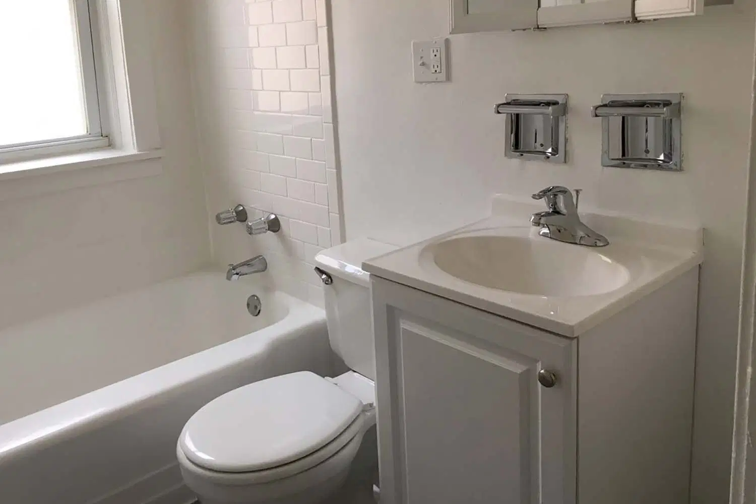 918 E. Hyde Park Boulevard, Chicago – Bathroom