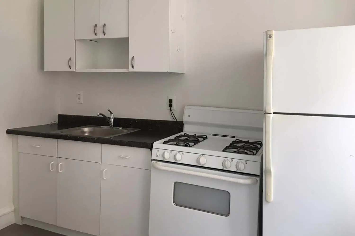 918 E. Hyde Park Boulevard, Chicago – Kitchen