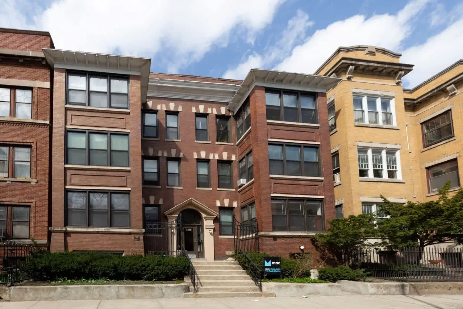 5336-5338 S. Hyde Park Boulevard, Chicago – Exterior