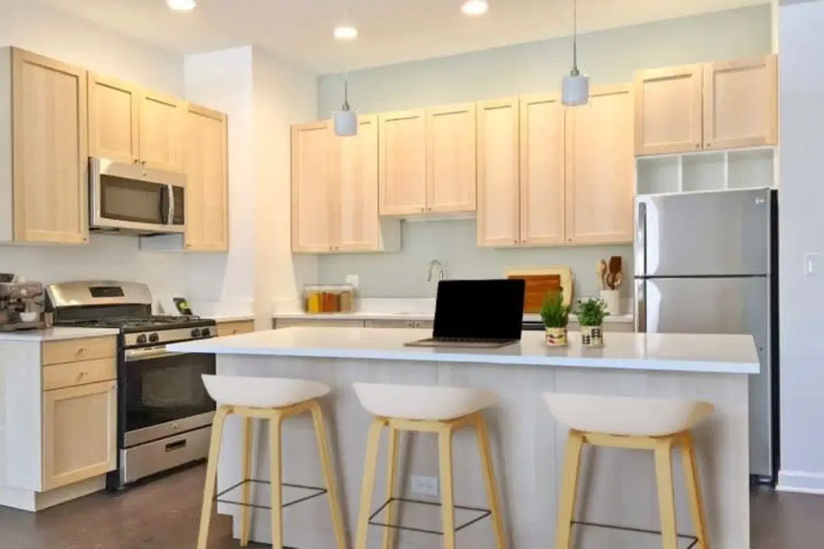 5507-5509 S. Hyde Park Boulevard, Chicago – Kitchen