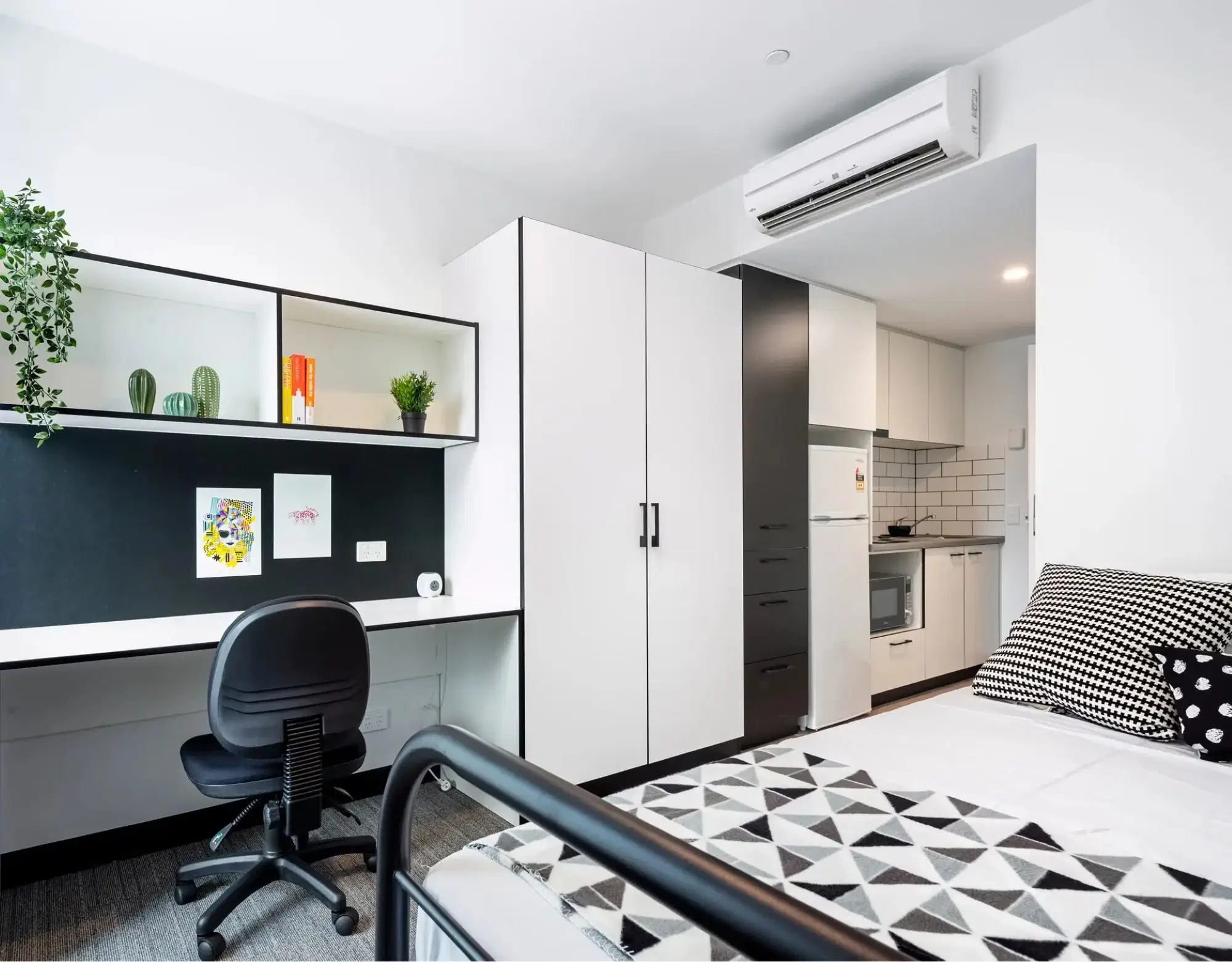 Accolade on Gray, Adelaide – Private Studio Bronze