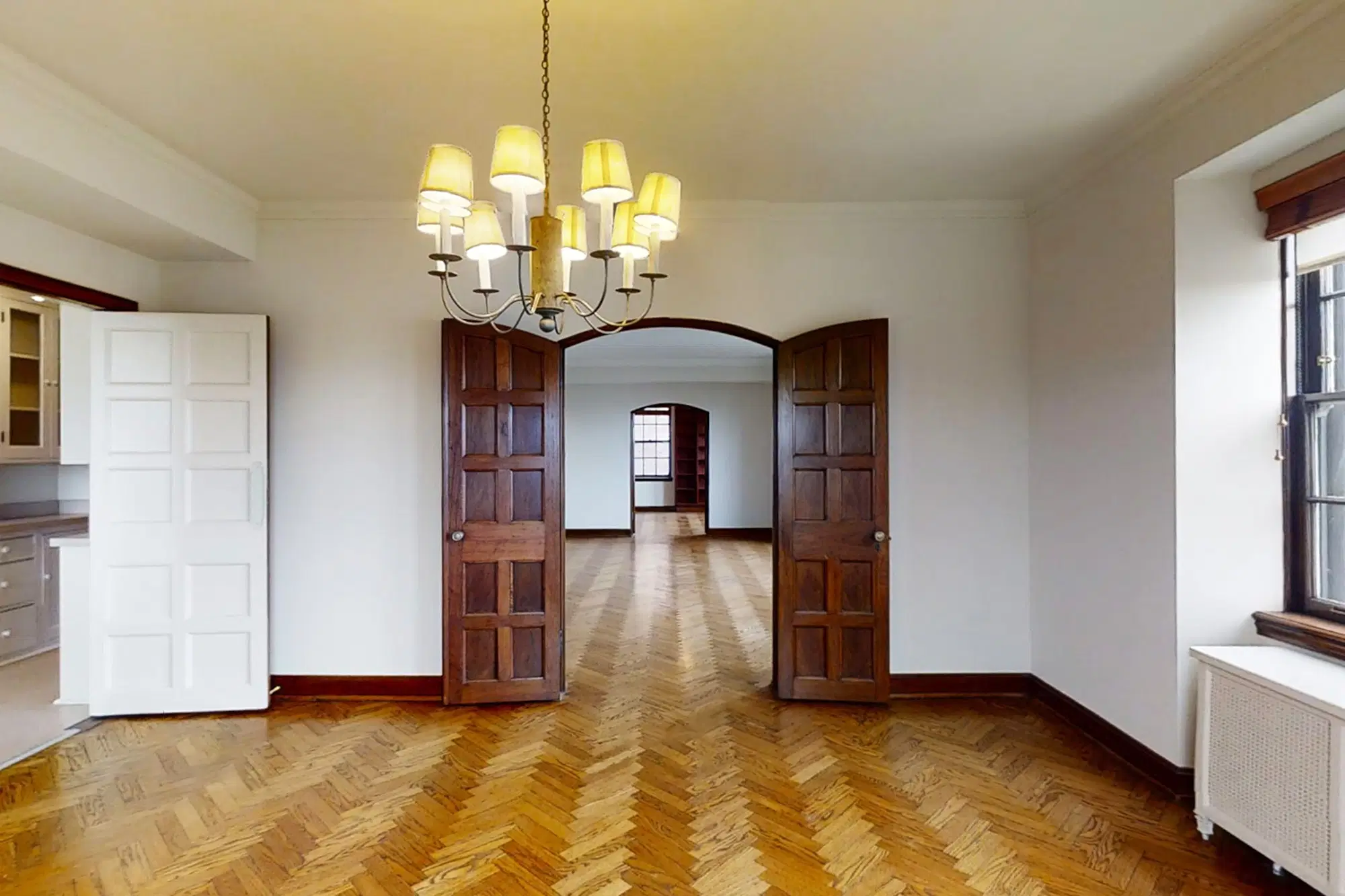 Cloisters, Chicago – 3 Bed 3 Bath