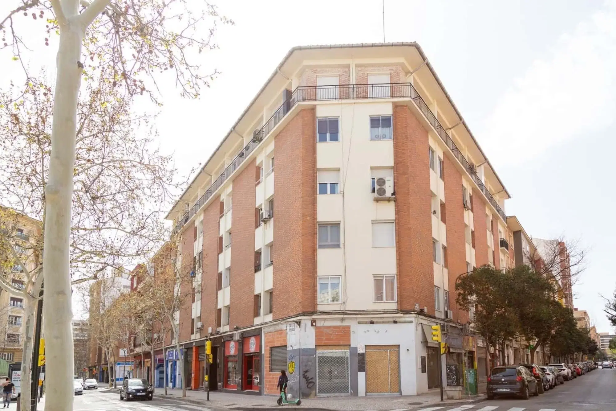 SPC 50006, Zaragoza – Exterior