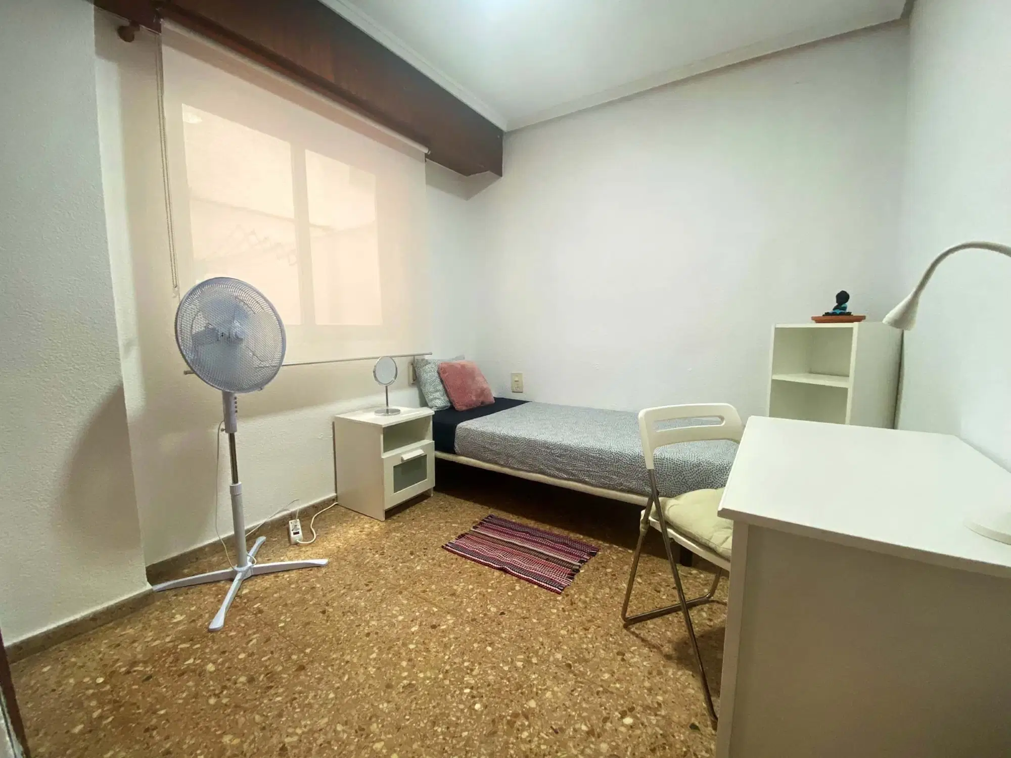 SPC 46009, Valencia – #118698: Room in 4 Bedroom 2 Bathroom (Avinguda De La Constitució)