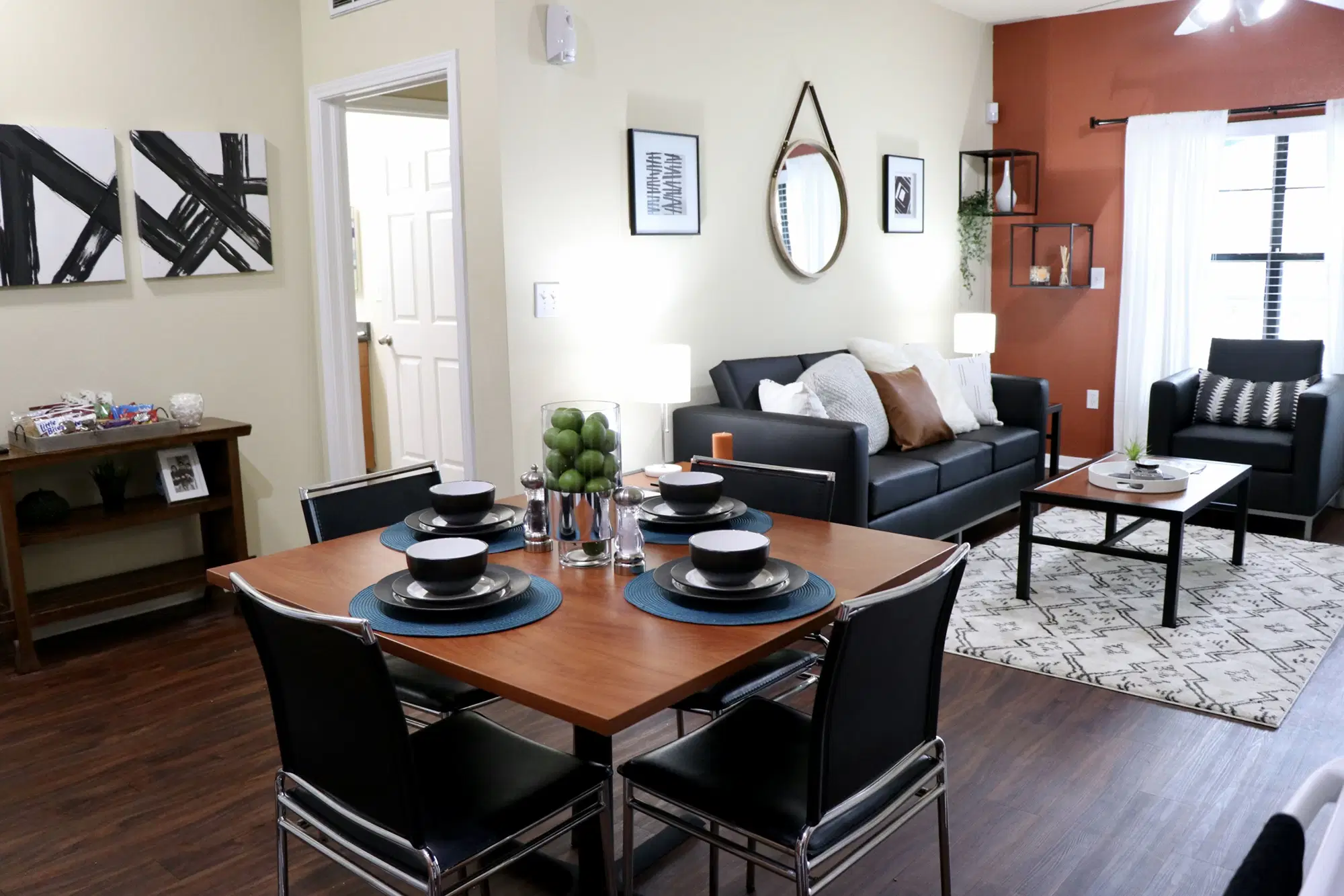 Town Lake, Austin – Common Area