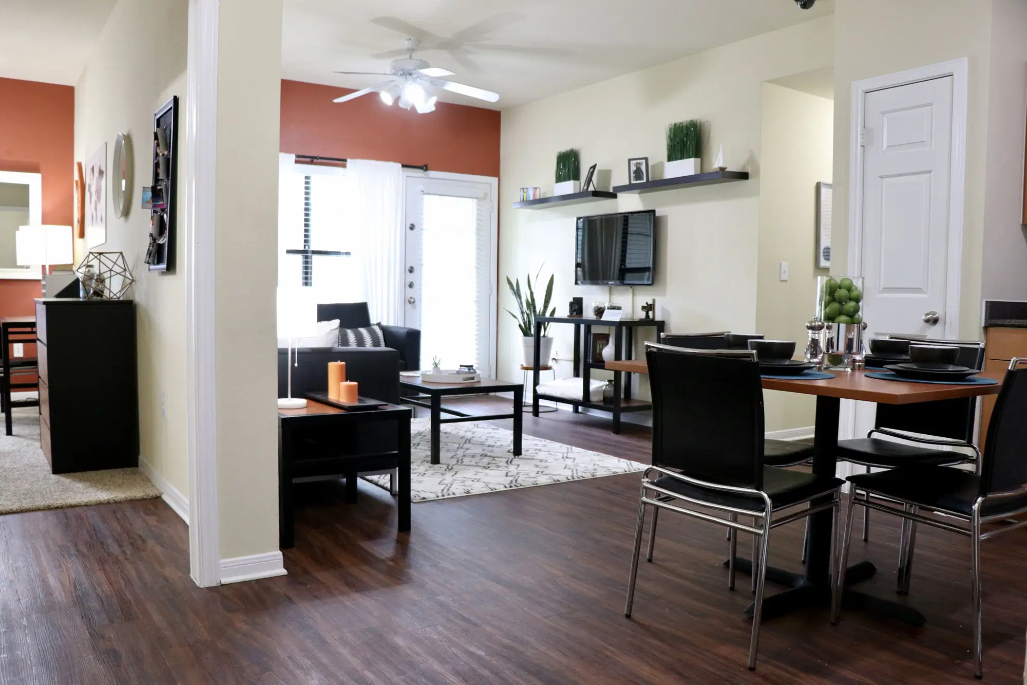 Town Lake, Austin – Common Area
