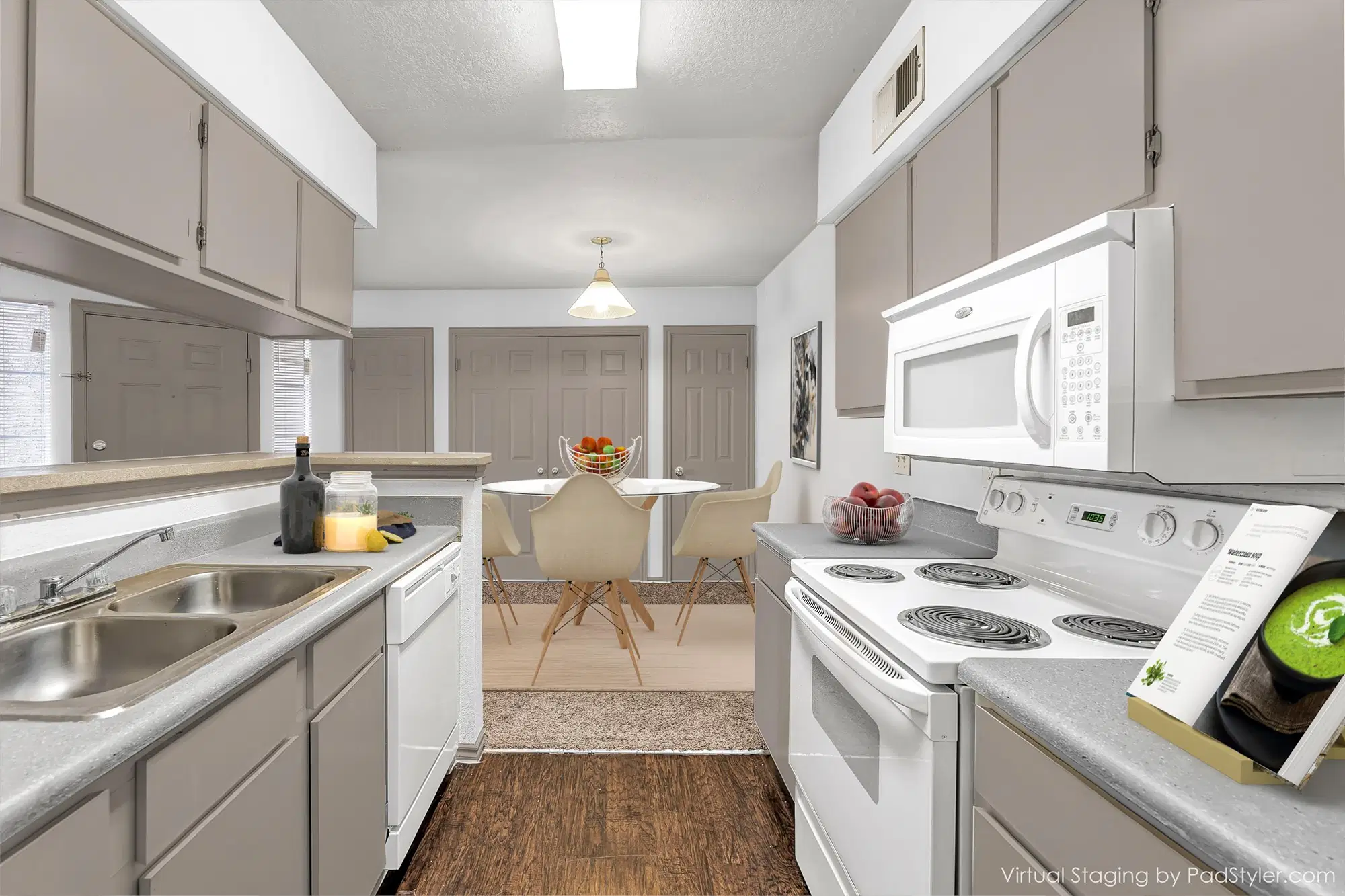 Fifteen 12 at Bryan, College Station – Kitchen