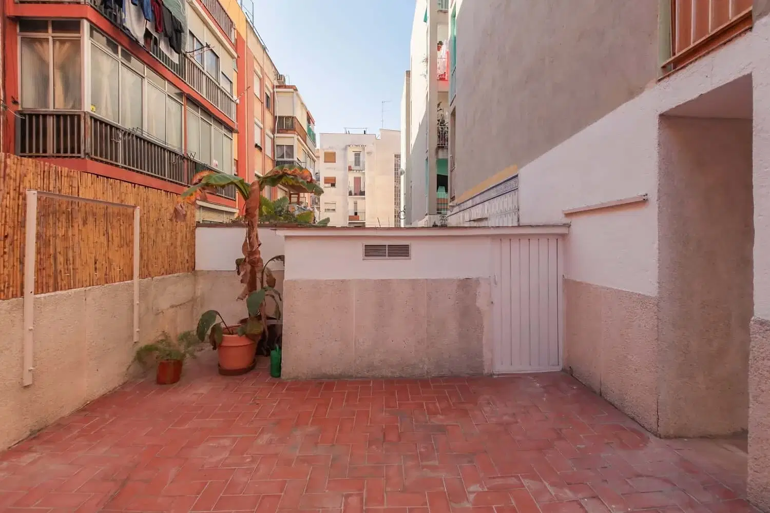 SPC 43205, Reus – Exterior