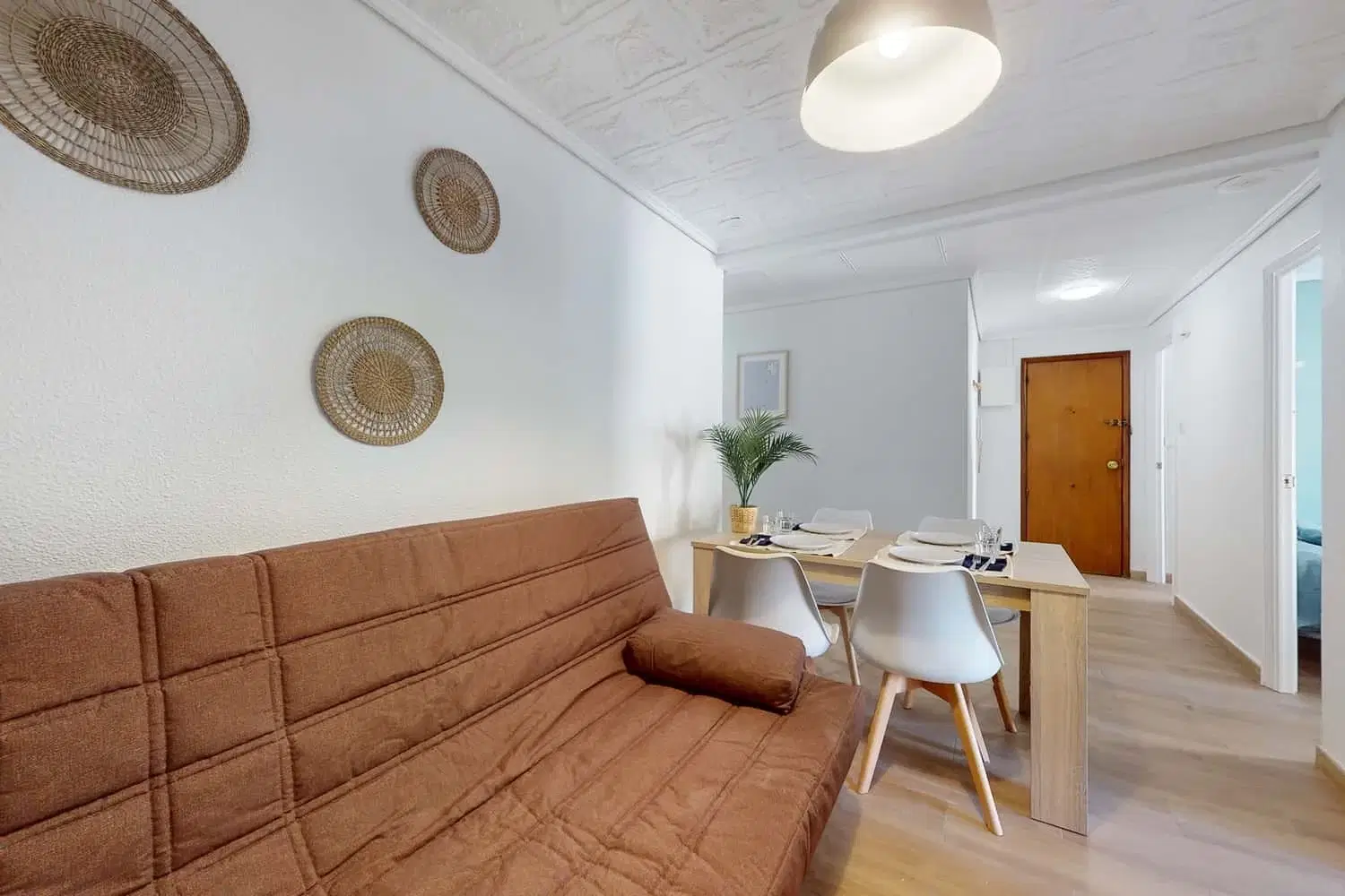 SPC 3201, Elx – Amenities