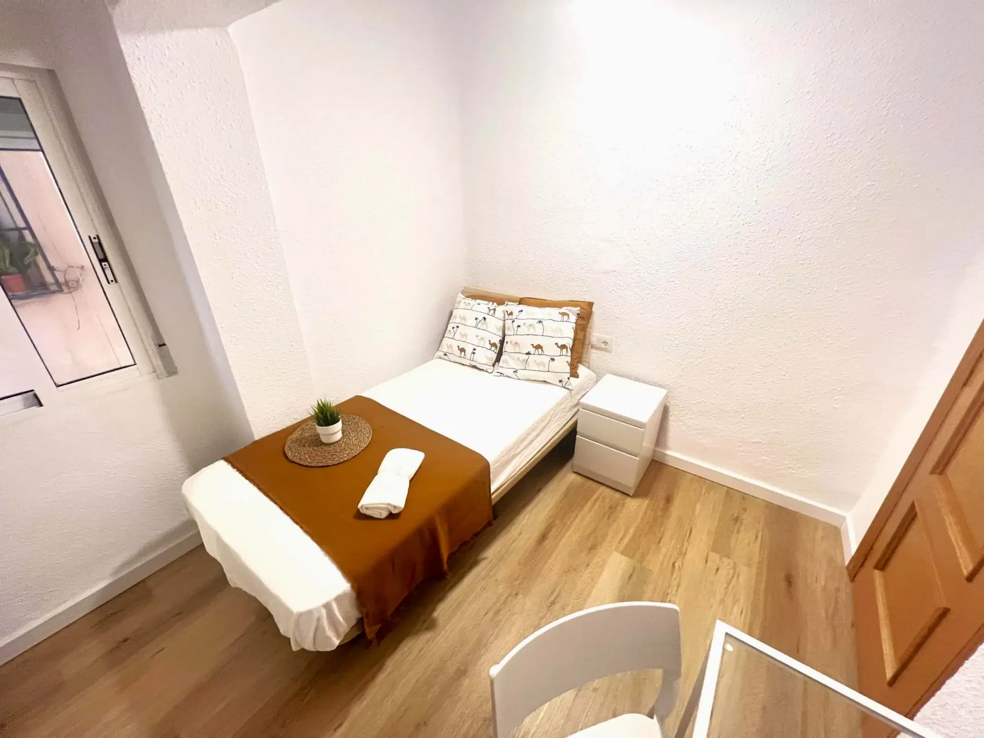 SPC 46019, Valencia – #118719: Room in 4 Bedroom 2 Bathroom (Carrer De Sant Joan Bosco)