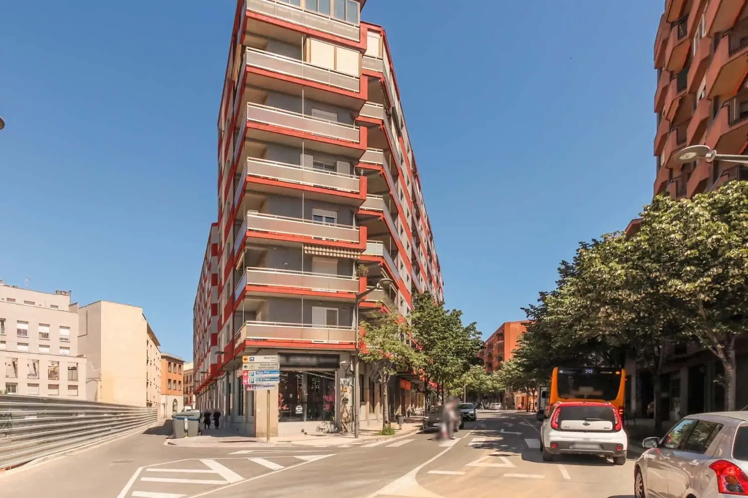 SPC 43204, Reus – Exterior