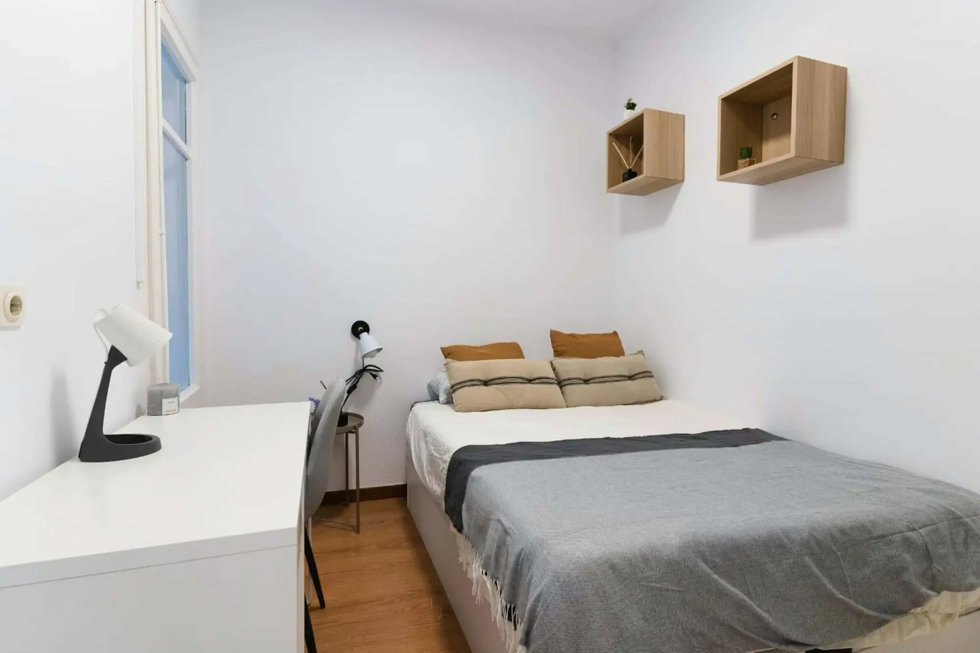 SPC 8024, Barcelona – #118921: Room in a 4 Bedroom 1 Bathroom (Carrer De Vallseca)