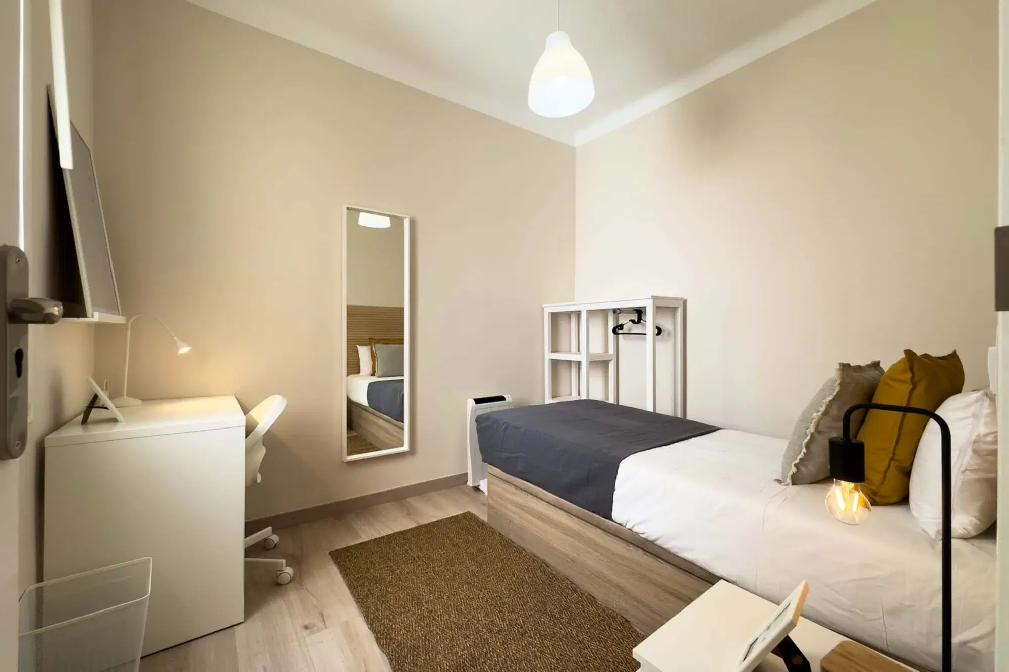 SPC 8024, Barcelona – #134005: Room in a 7 Bedroom 1 Bathroom (Carrer De Verdi)