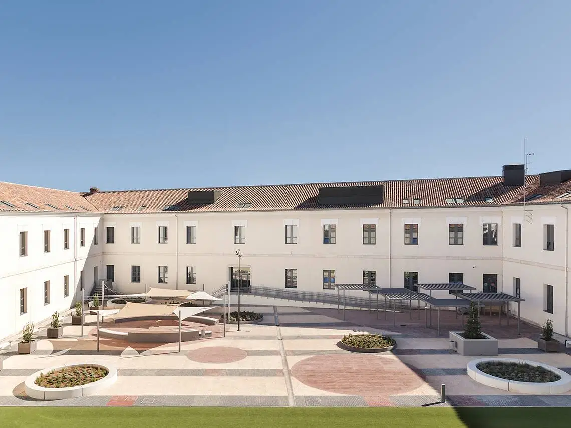 Yugo Lope De Vega, Alcala De Henares – Exterior