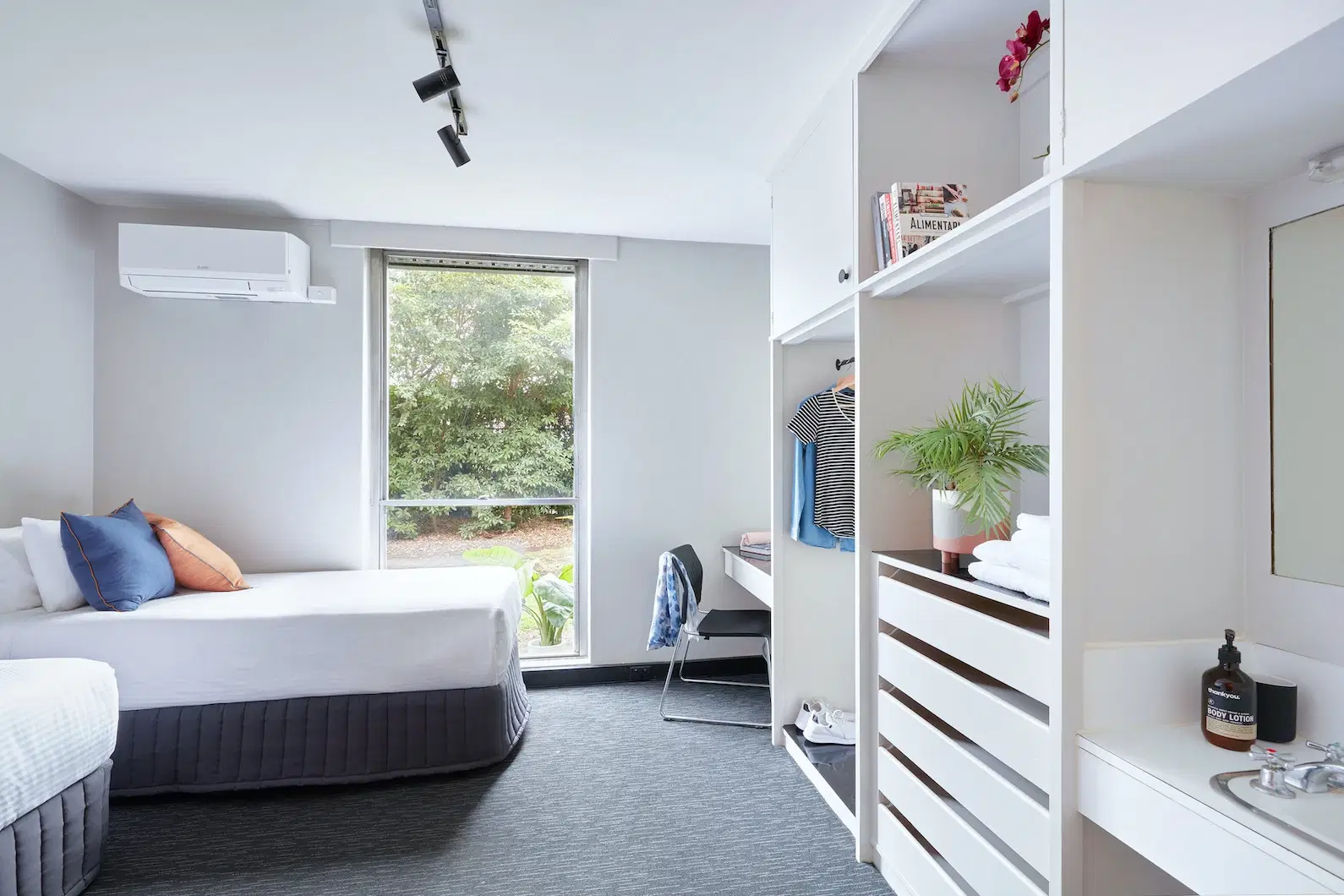 Campus Melbourne, Melbourne – Twin Room (The Annex)