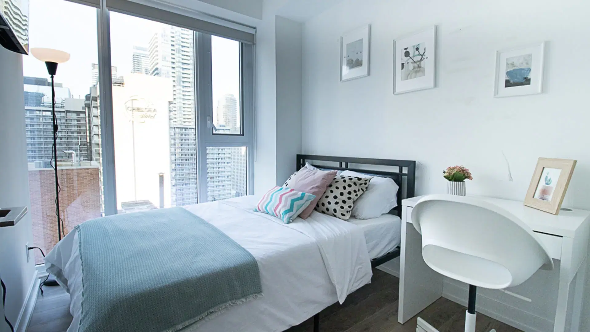 Liwinco Yonge Dundas Street, Toronto – Deluxe Room A | ON M5G 0C5 | 1514